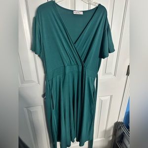 V-Neckline Stretchy Casual Midi Plus Size Bridesmaid Dress